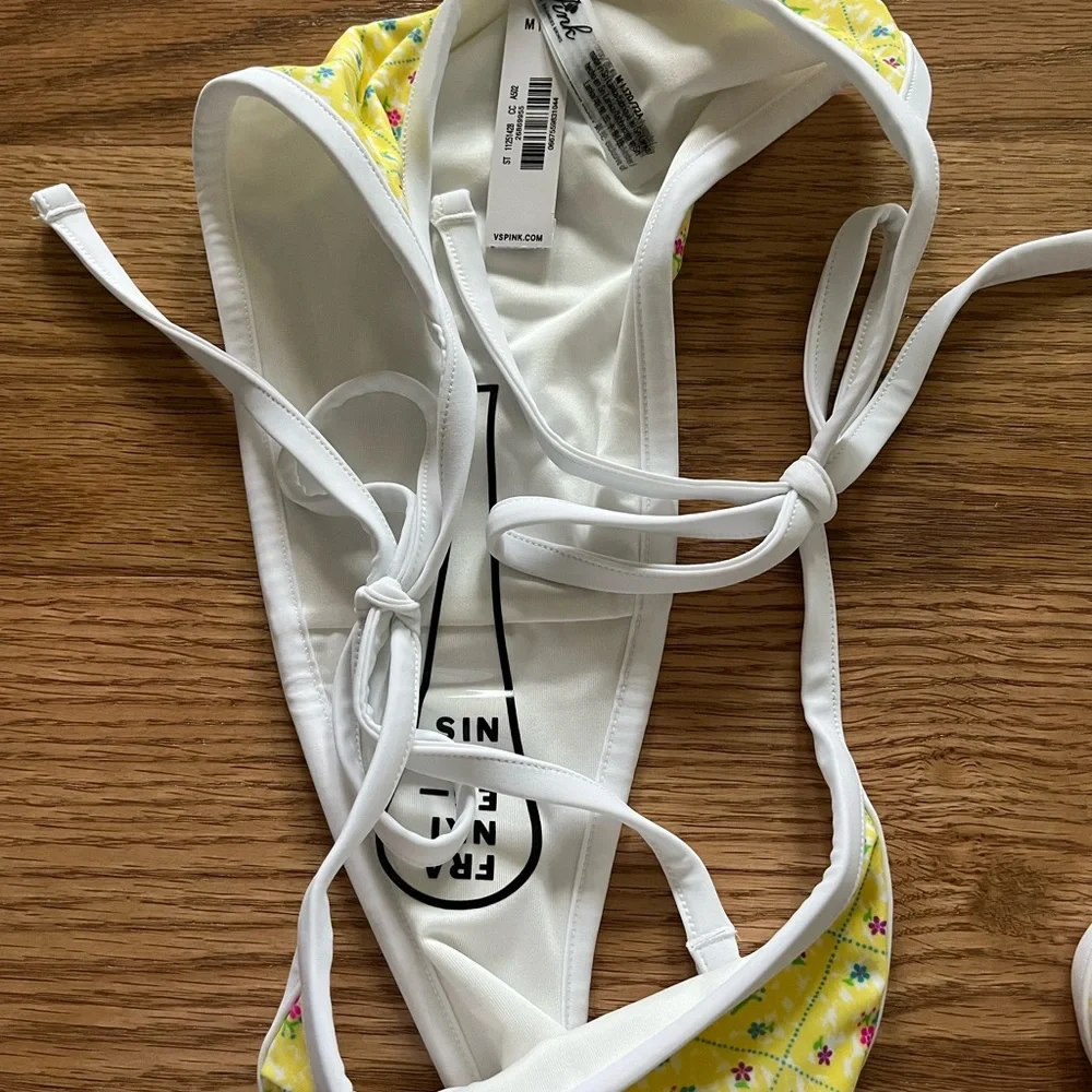 Frankie’s Bikinis set